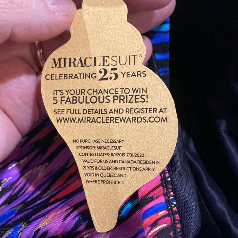 Miraclesuit woman’s swim top. Size 20W. D23 - Picture 3 of 3